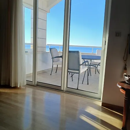 Daire Mediterranean Blue